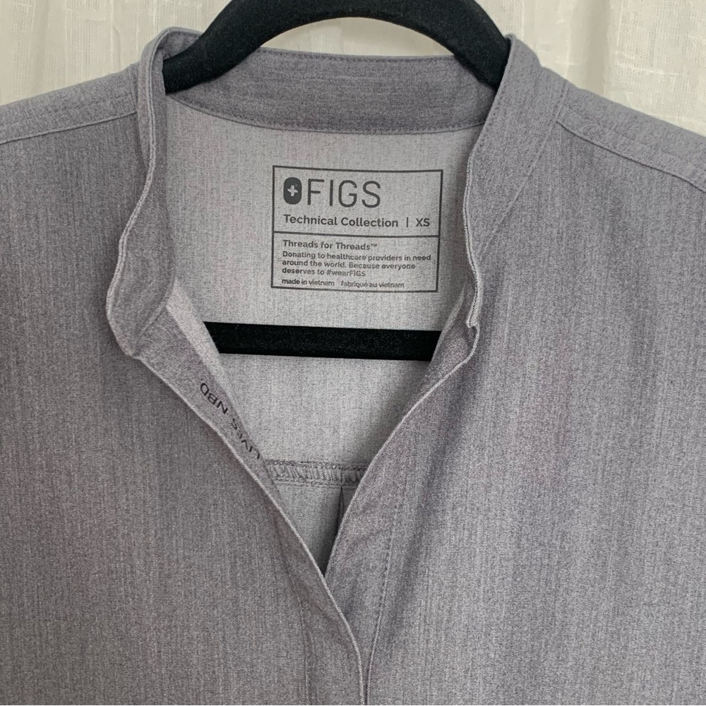 Figs Rafaela Grey Scrub Top